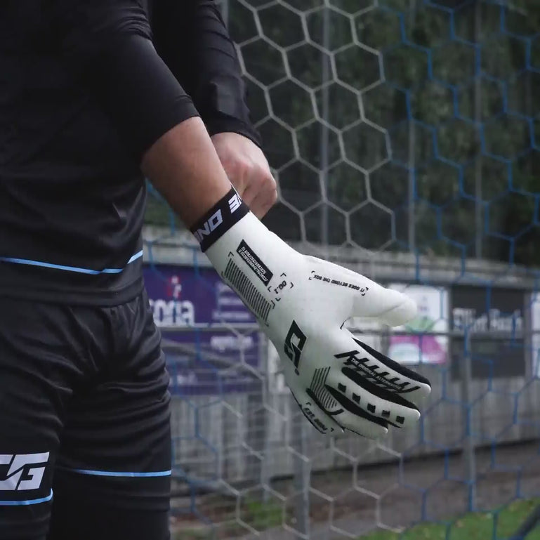 Strapless Goalkeeper Gloves